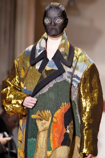 Look 24